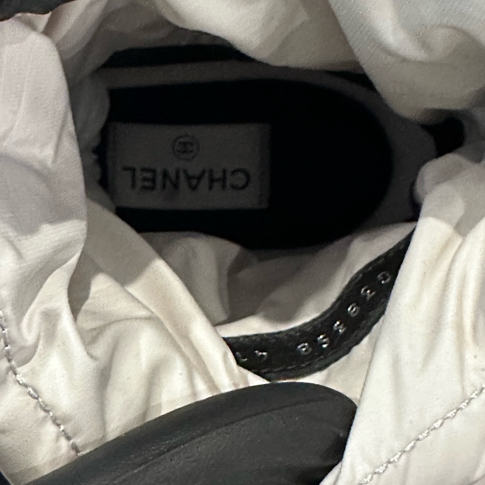 Chanel winter boots - Picture 6 of 11